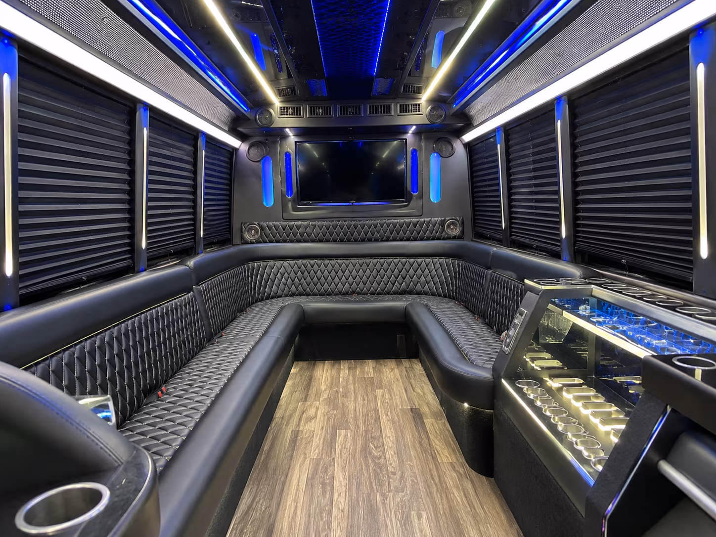 group transportation buses for sacramento state and uc davis athletic events
